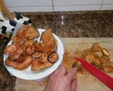Foto del paso 4 de la receta Níscalos a la plancha con ajito y perejil