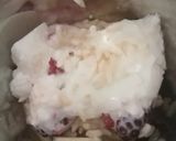 A picture of step 4 of Mix berry smoothie with puffed rice.