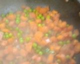 गाजर,मटर हरी प्याज़ की सब्ज़ी (gajar matar hari pyaz ki sabzi recipe in Hindi) रेसिपी चरण 3 फोटो