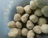 Foto langkah ke 3 dari resep Cimol Isi Keju.