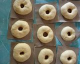 Foto langkah ke 5 dari resep Donat Empuk tanpa Kentang (2) dengan Tips.