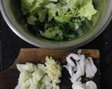 Foto langkah ke 1 dari resep Tumis Sawi Putih Seafood.