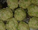 A picture of step 3 of Fried Cabbage Balls.