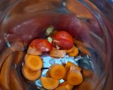 A picture of step 1 of Carrot tomato juice.