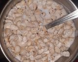A picture of step 2 of Kheer (foxnut+condensed Milk).