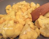 A picture of step 5 of Turmeric Cauliflower.