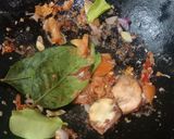 Foto langkah ke 3 dari resep Cumi Kuah Hitam Pedas Khas Tuban.