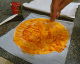 Foto del paso 2 de la receta: Palmeritas de hojaldre con sabor a pizza