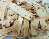 A picture of step 1 of Roti Noodles.