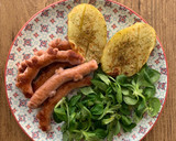 Foto del paso 2 de la receta: Salchichas de pollo con patata al micro