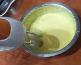 Foto del passaggio 2 della ricetta Crema al vin santo con cantuccini