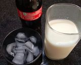 कोलकाता की फेमस दूध कोला ड्रिंक (Kolkata ki famous doodh cola drink recipe in Hindi) रेसिपी चरण 1 फोटो