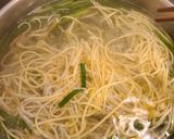 韮菜豆芽拌乾麵（五辛素）的食譜步驟1照片