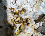 Foto del paso 2 de la receta: Crumble cookies de pistacho y chocolate blanco
