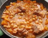 Foto del paso 7 de la receta Garbanzos con calabaza especiada y costillas