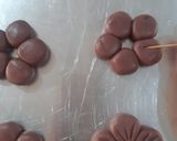Foto langkah ke 4 dari resep Flower Cookies.