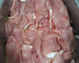 Foto del paso 3 de la receta: Papas al horno con centro de carne de cerdo ahogadas en cerveza