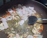 Foto langkah ke 6 dari resep Tumis kangkung seafood.