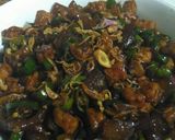 Foto langkah ke 4 dari resep Tumis kikil tempe cabai hijau.