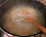 Foto del paso 1 de la receta: Tallarines en salsa de tomate y olivas sabor anchoas