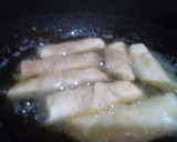 A picture of step 4 of Spring Rolls.🌈🌈🌺 .