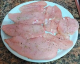 Foto del paso 4 de la receta: Pechuga de pollo a la crema de parmigiano reggiano y espinacas
