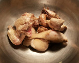 Foto del paso 6 de la receta: Pollo en salsa con patatas guisadas