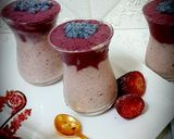 A picture of step 3 of Blackberry strawberry layered smoothie.