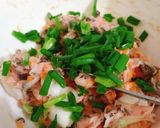 Hình bước làm 1 của món Trứng cuộn giò sống hấp