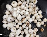 A picture of step 4 of Salted Makhana.
