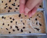 Foto langkah ke 7 dari resep Bolu Pisang Kismis Keju.