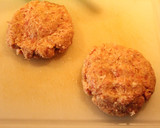 Foto del paso 10 de la receta: Papas y batatas fritas con hamburguesas rellenas