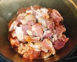 Hình bước làm 1 của món Thịt Kho Dừa