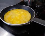 A picture of step 1 of Wild garlic and goat's cheese omelette.