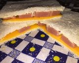 Foto del paso 3 de la receta: Sándwich de cheddar y salchichas