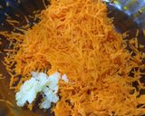 Foto langkah ke 1 dari resep Bola Nasi Goreng Isi Wortel.
