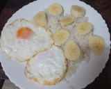 Foto del paso 4 de la receta: Arroz blanco con huevo frito y plátano