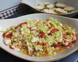 Foto del paso 4 de la receta: Carnaval de calabacín, puerro y piquillo con surimi🎉🎨
