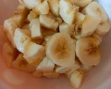 A picture of step 2 of Banana and apple shake 🍌🍌🍎🍌.