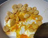 Foto langkah ke 3 dari resep Orak Arik Sosis Telur.