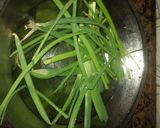 Foto del paso 3 de la receta: Pechuga al verdeo con papas y champignones