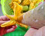 Hình bước làm 3 của món Bông bí nhồi cá thác lác chiên giòn