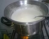 Foto del paso 3 de la receta: Bizcocho con mousse de chocolate, merengue y confites