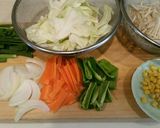 A picture of step 1 of Vegetable-Packed Champon-Style Stir-Fry.