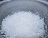 A picture of step 1 of Molli paratha filling.