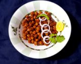 A picture of step 7 of Pindi Chole.