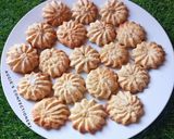 A picture of step 7 of Spritz butter cookies.