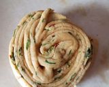 A picture of step 5 of Makke ka lachha paratha.