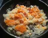 Foto del paso 2 de la receta: Espaguetis con salmón (sin nata)