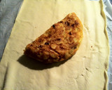 Foto del paso 1 de la receta: Hojaldre de tortilla de patata, jamón serrano y queso